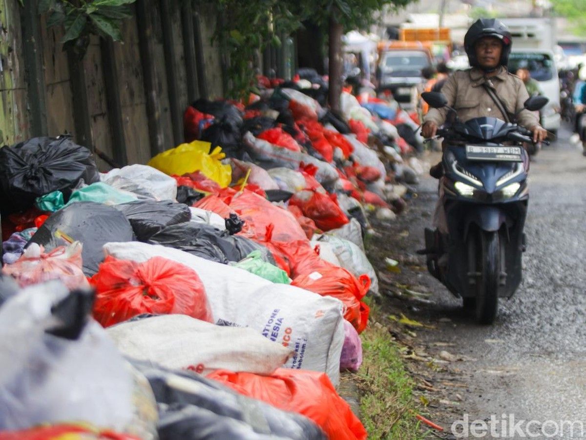 Kementerian PU Kucurkan Rp 1,24 Triliun Atasi Darurat Sampah