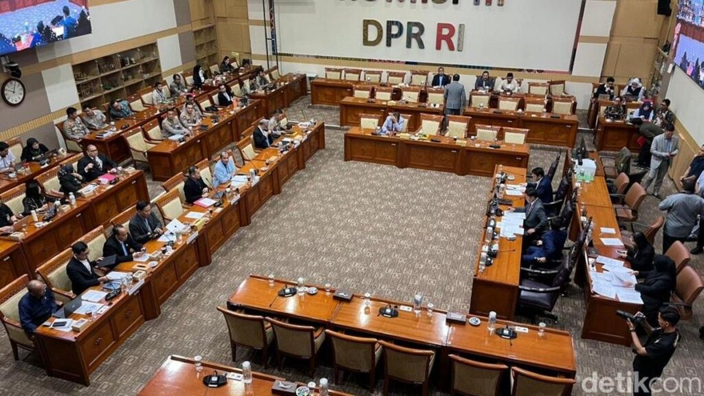 Komisi III DPR Sepakati RUU Polri Dibawa ke Rapat Paripurna