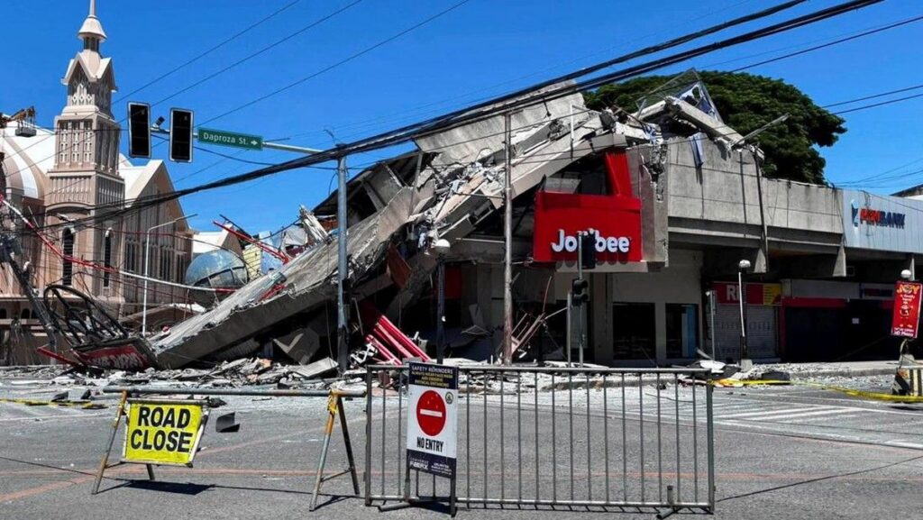 Gempa M 7,7 Guncang Filipina Selatan Memicu Peringatan Tsunami