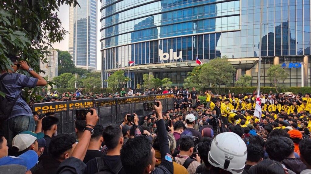 Polisi Libatkan TNI Amankan Demo Mahasiswa di Bundaran HI