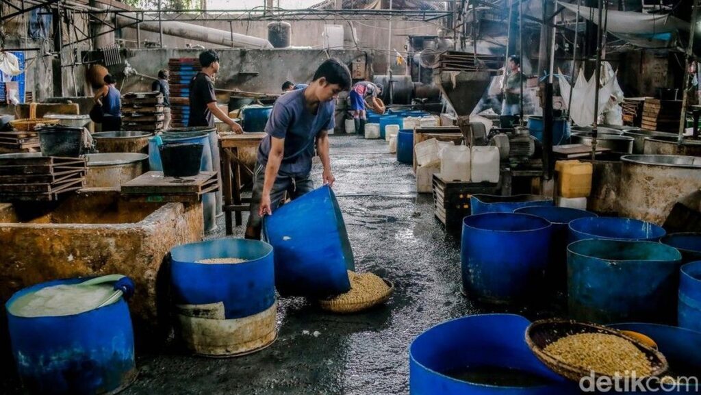 Pemerintah Pangkas Bunga Kredit Ultra Mikro Jadi Delapan Persen
