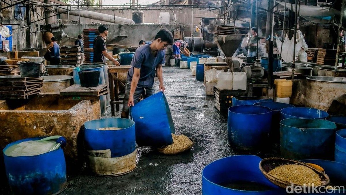 Pemerintah Pangkas Bunga Kredit Ultra Mikro Jadi Delapan Persen