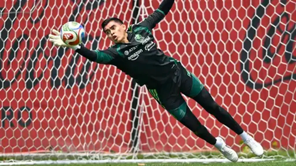 Raul Rangel Berpeluang Jadi Kiper Utama Meksiko di Piala Dunia