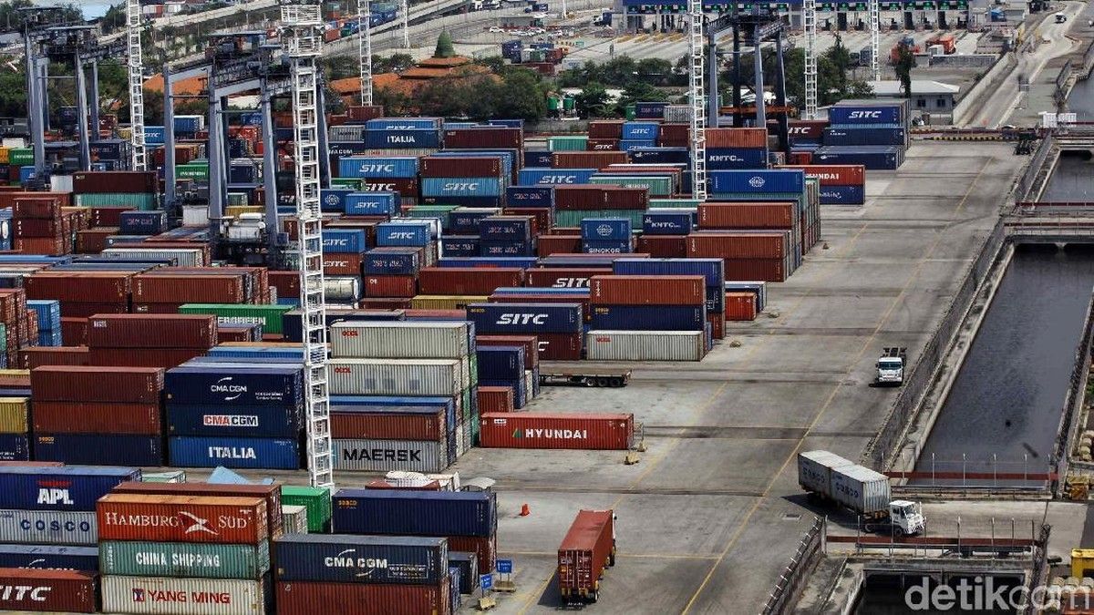 Neraca Perdagangan Indonesia Cetak Surplus Beruntun Selama 72 Bulan