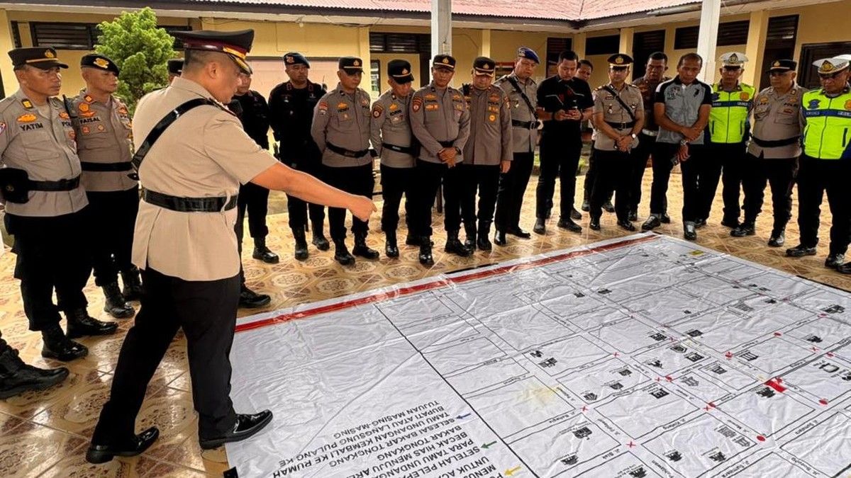 Polres Rokan Hilir Kerahkan 558 Personel Amankan Tradisi Bakar Tongkang