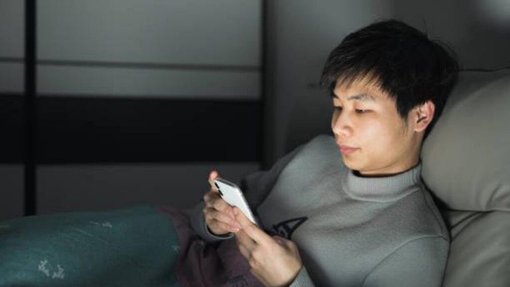 Kebiasaan Menunda Tidur Malam Picu Risiko Stroke Ringan