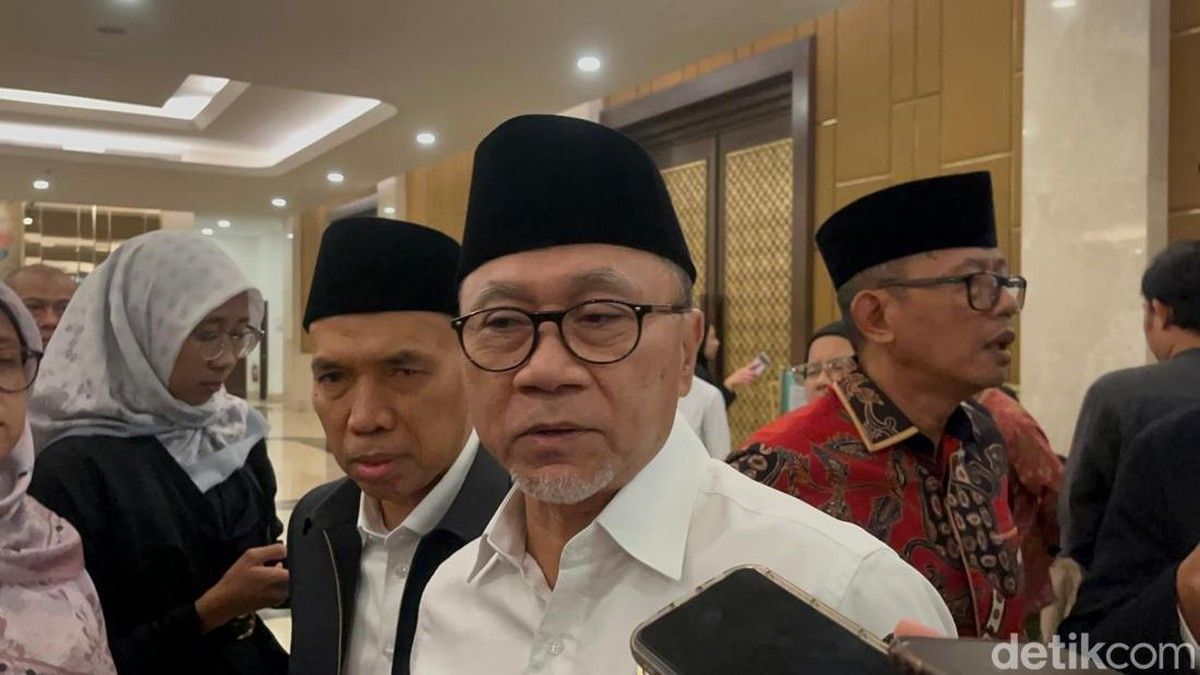 Zulkifli Hasan Targetkan Masalah Sampah Selesai pada 2028