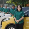 Wuling Serahkan New BinguoEV Lite kepada GrabRentals di Jakarta