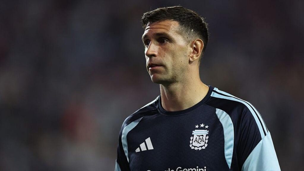 Emiliano Martinez Pulih Jelang Laga Argentina Kontra Aljazair