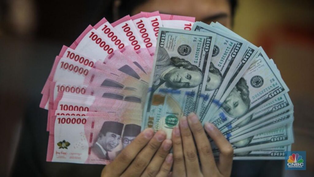 Rupiah Melemah Tembus Rp17.900 per Dolar AS pada Perdagangan Rabu