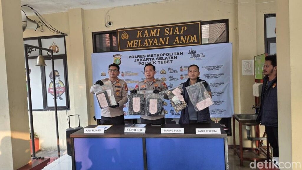 Polsek Tebet Tangkap Pencuri Motor Modus Test Drive Viral