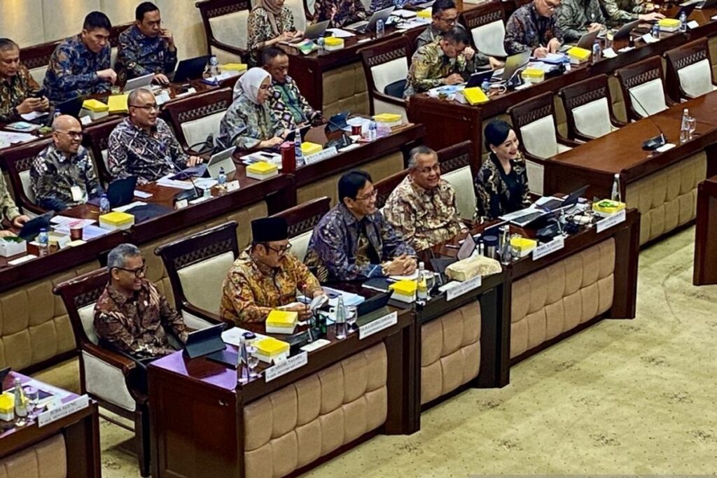 OJK Soroti Penurunan IHSG dan Lonjakan Jumlah Investor Domestik
