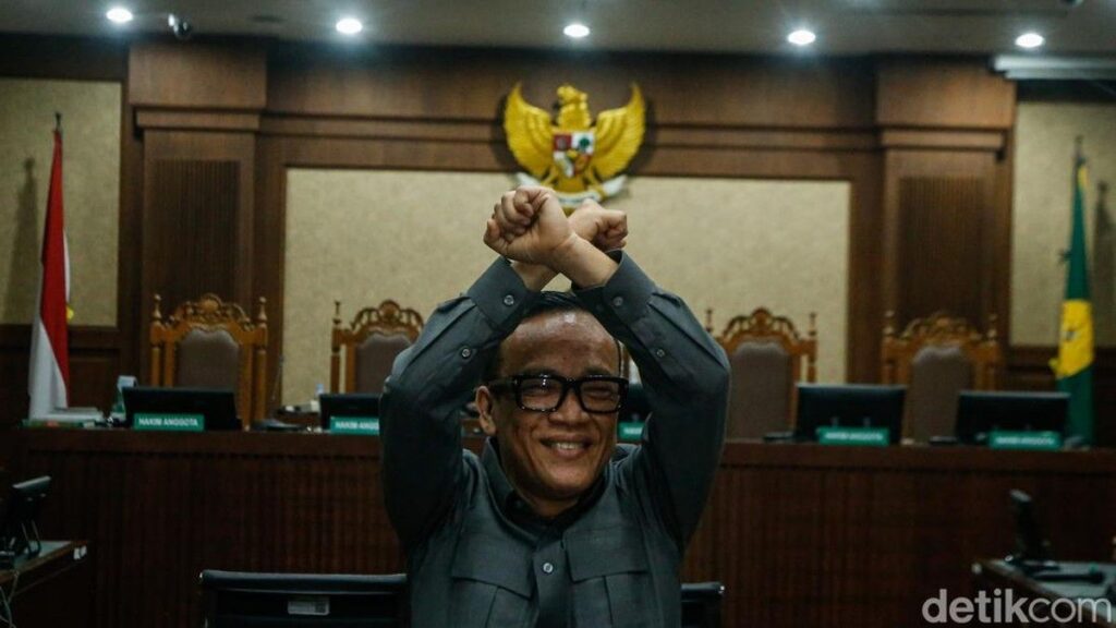 Hakim Vonis Mantan Wamenaker Immanuel Ebenezer 4,5 Tahun Penjara