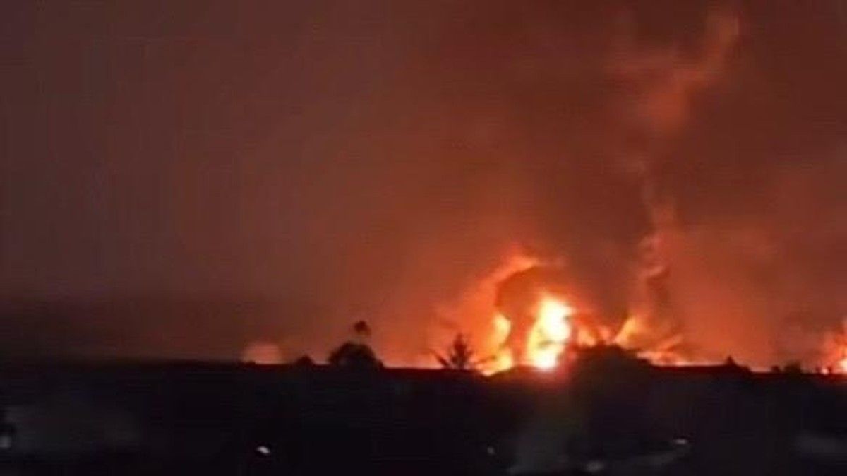 Kebakaran Pabrik Sandal di Tangerang Hanguskan Tiga Area Lokal