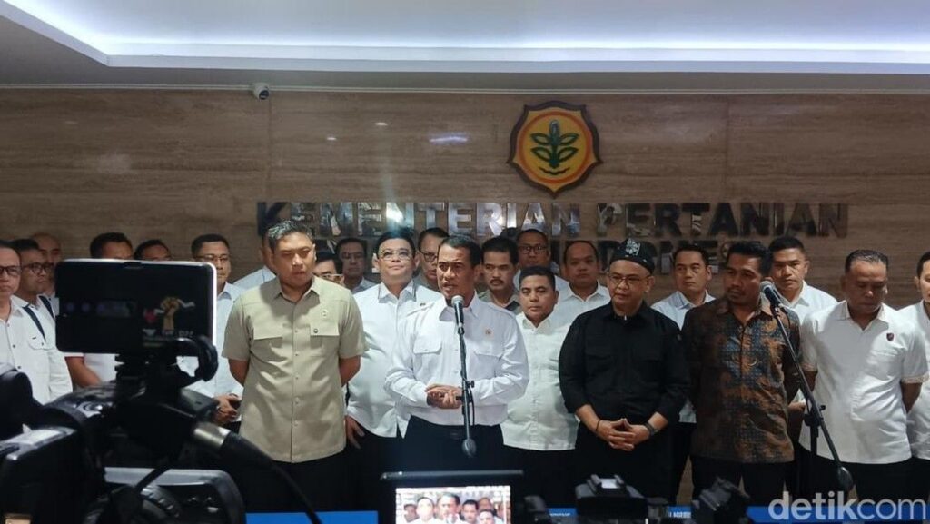 Mentan Amran Instruksikan Harga TBS Kelapa Sawit Kembali Normal