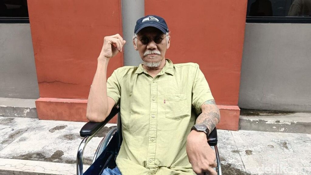Tio Pakusadewo Jalani Pemasangan Ring Jantung Akibat Cegukan Kronis