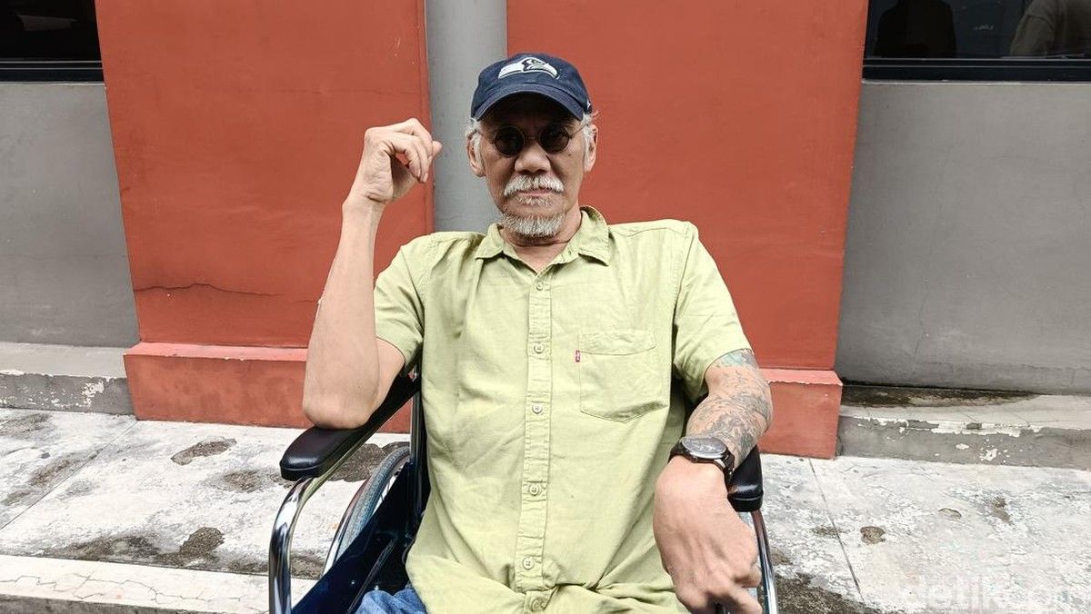 Tio Pakusadewo Jalani Pemasangan Ring Jantung Akibat Cegukan Kronis