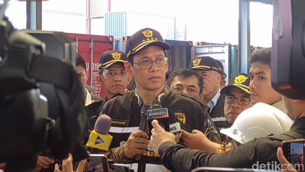 Purbaya Yudhi Sadewa Ungkap Penyebab Penumpukan Kontainer Priok