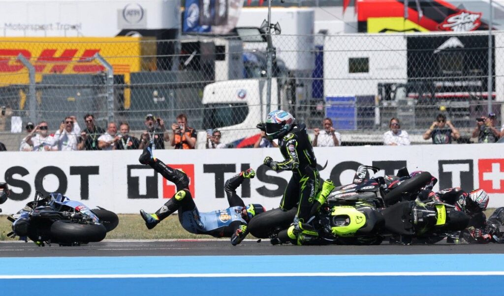 Kecelakaan Karambol Warnai Awal Balapan MotoGP Hungaria