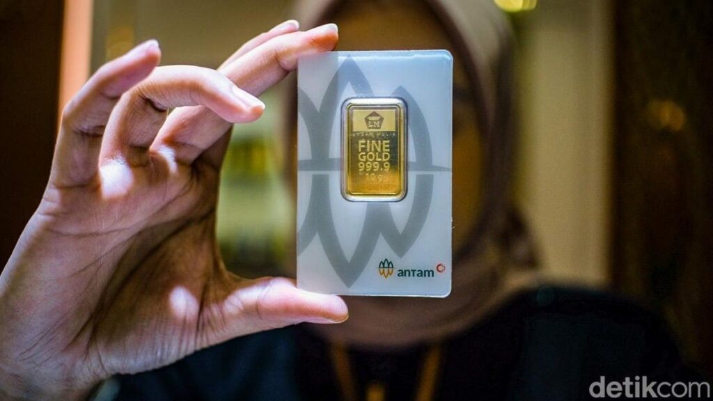 Harga Emas Antam Turun Menjadi Rp2.713.000 per Gram