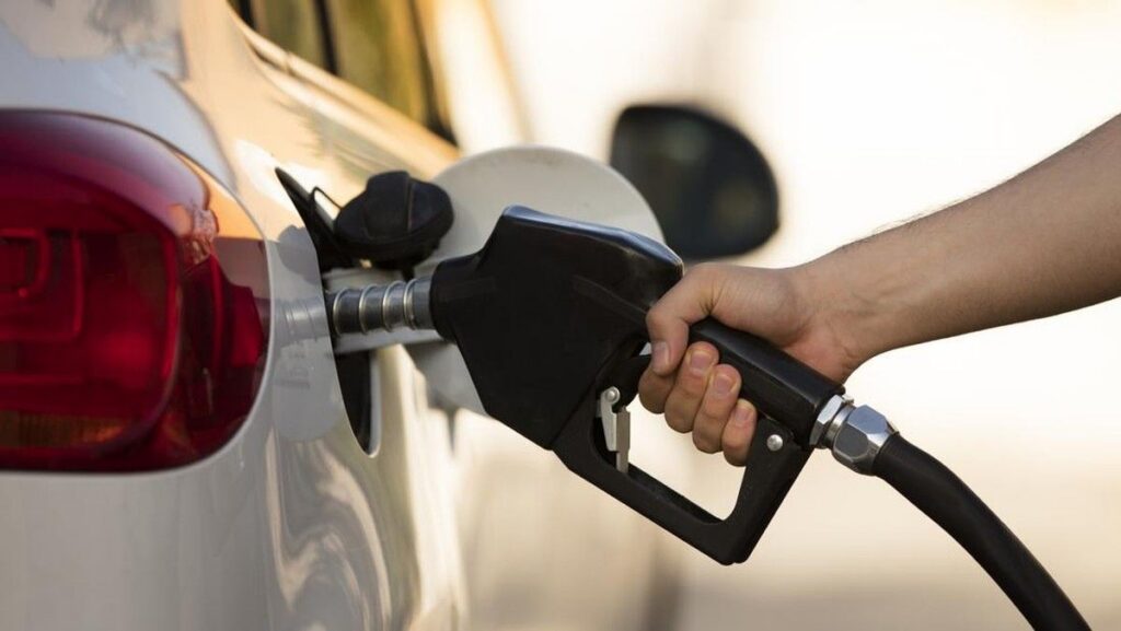 PT Pertamina Naikkan Harga BBM Pertamax Menjadi Rp16.000 Per Liter
