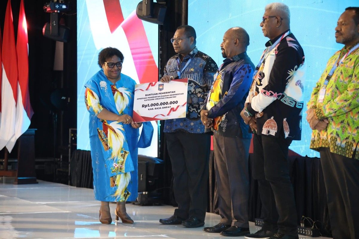 Wamendagri Ribka Haluk Apresiasi Pemda Berprestasi di Wilayah Papua