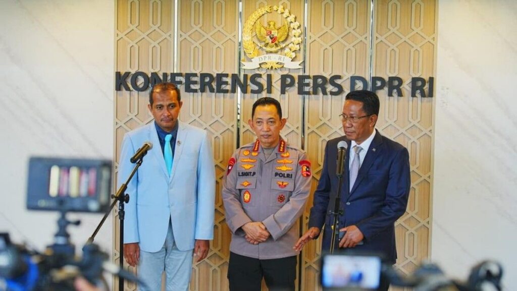 DPR Sahkan RUU Kepolisian Menjadi Undang-Undang