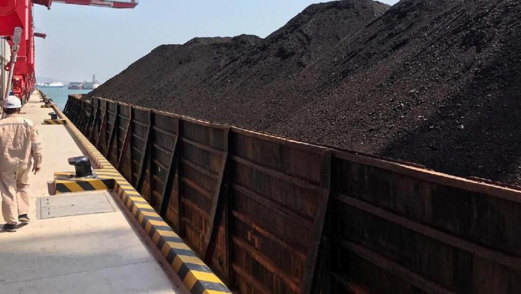 Kementerian ESDM Amankan 141 Juta Ton Batu Bara untuk PLN
