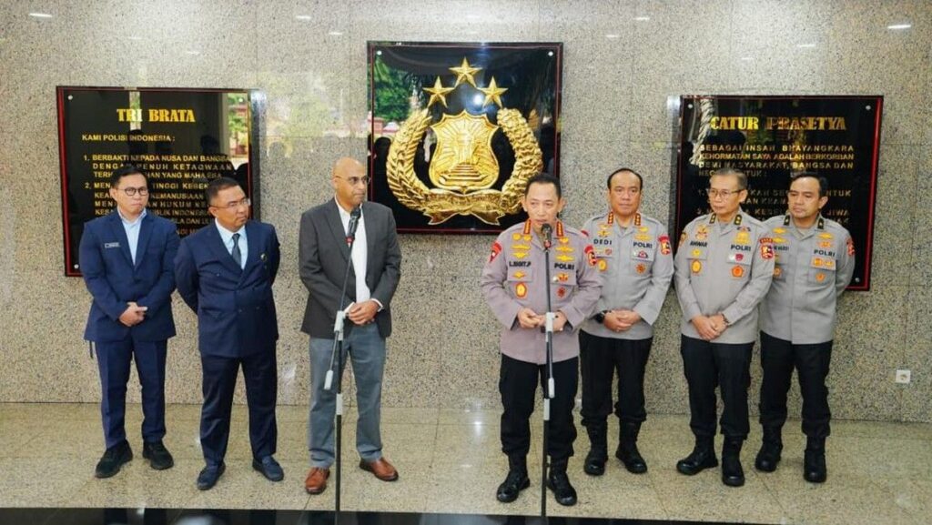 Kapolri Terima Sertifikat Kurikulum Internasional IBDP untuk SMA KTB