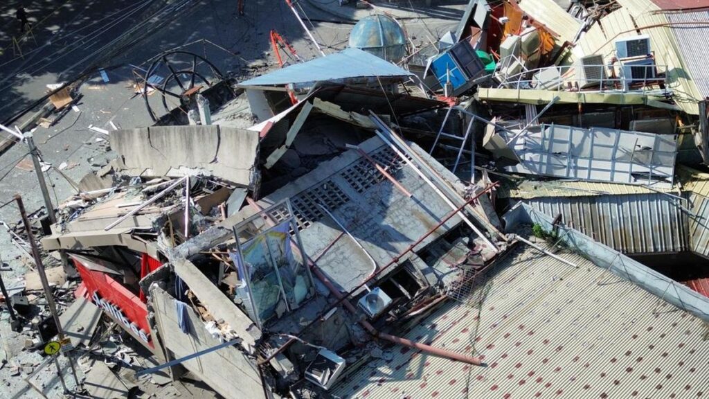 Gempa Magnitudo 7,8 Guncang Filipina Selatan Tewaskan 15 Orang