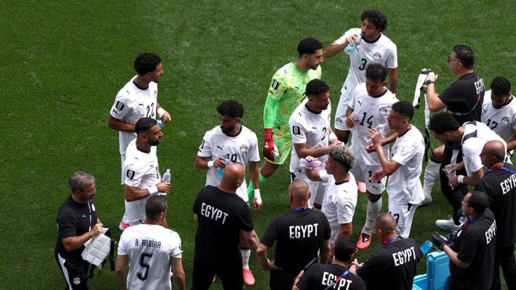 Pemain Piala Dunia 2026 Sering Semburkan Air Minum, Ini Penjelasan Medisnya