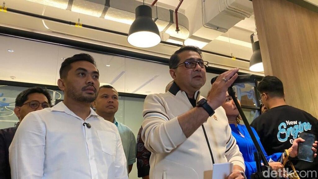 Pemerintah Pangkas Tarif PPh Final Royalti Penulis Menjadi 1,5 Persen