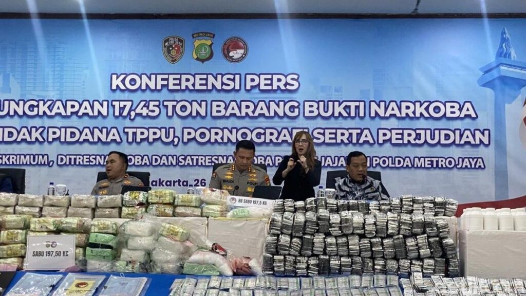 Polda Metro Jaya Tangkap 13 Tersangka Sindikat Dana Gelap Aplikasi HOT51