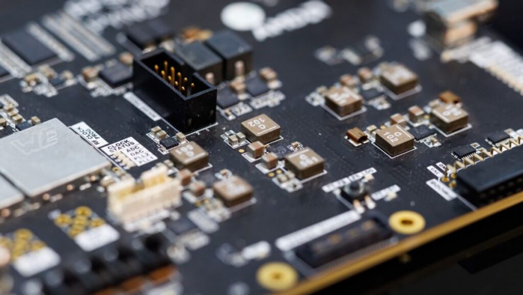 Kekurangan Chip Memori Paksa Apple dan Microsoft Naikkan Harga Gadget