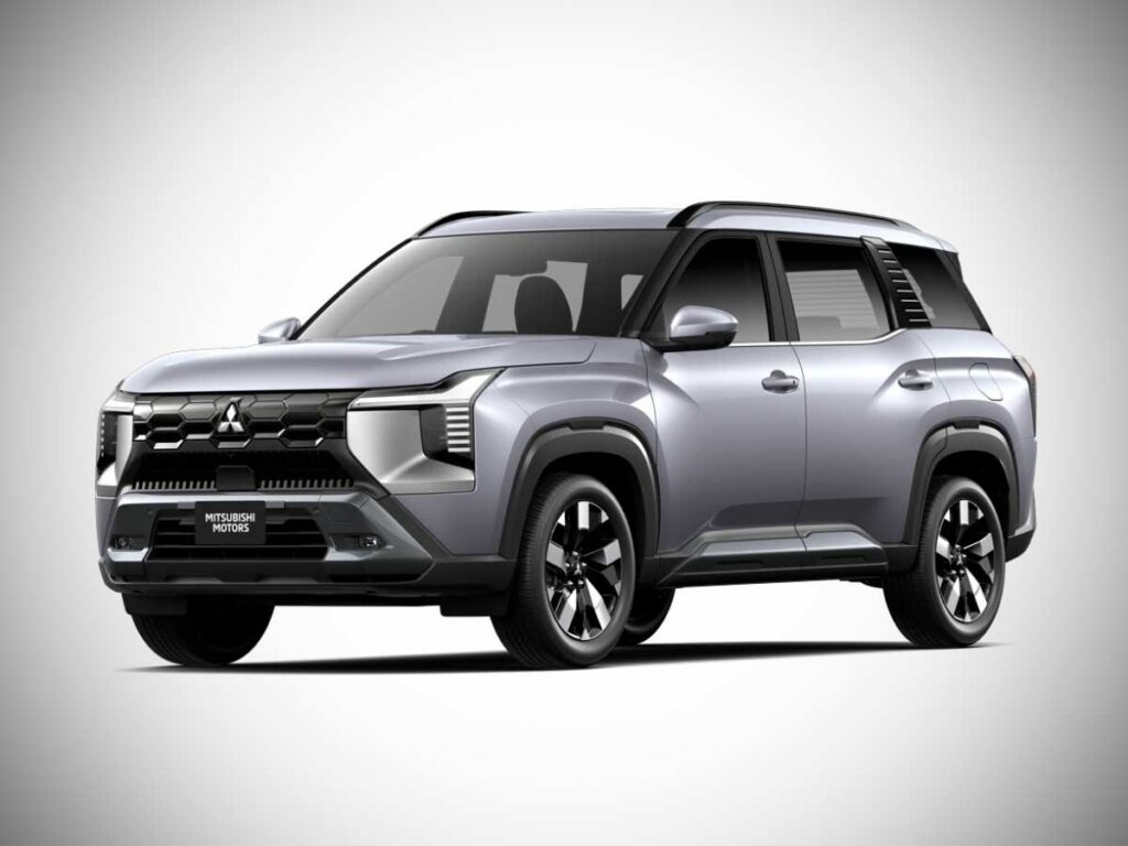 Mitsubishi Destinator Raih Penghargaan Medium SUV of The Year 2026
