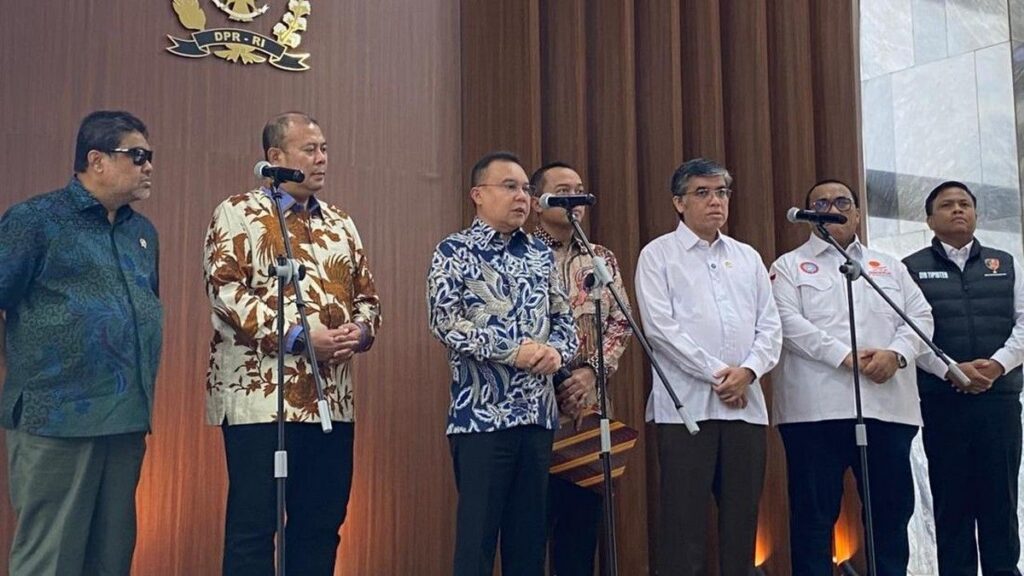 DPR dan Pemerintah Siapkan Strategi Mitigasi Potensi PHK Perusahaan