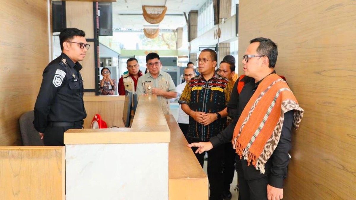 Wamendagri Bima Arya Sugiarto Meninjau Pelayanan Lintas Batas Negara Motaain