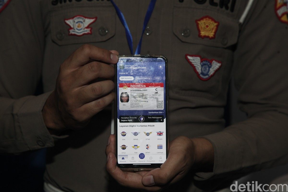 Korlantas Polri Meluncurkan SIM Digital Berbarcode Dinamis di Ponsel