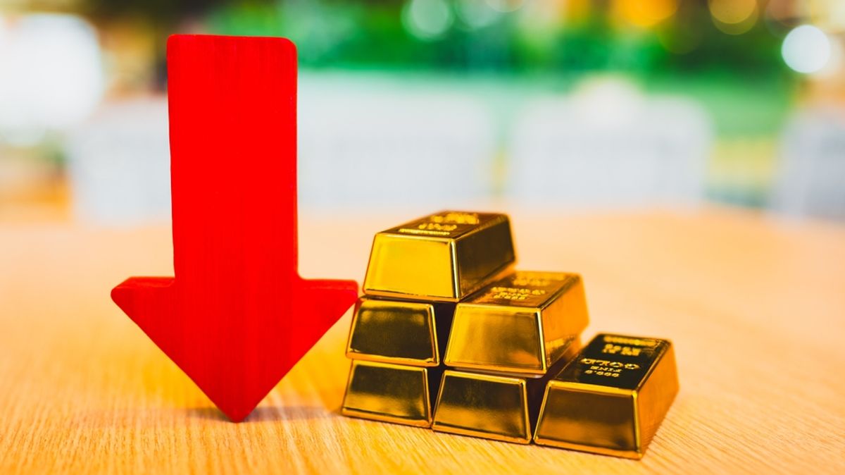 Harga Emas Dunia Melemah Dekati Level Terendah Sejak November 2025