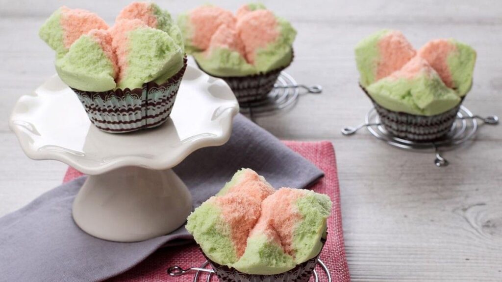 5 Resep Bolu Hemat Telur yang Enak dan Lembut
