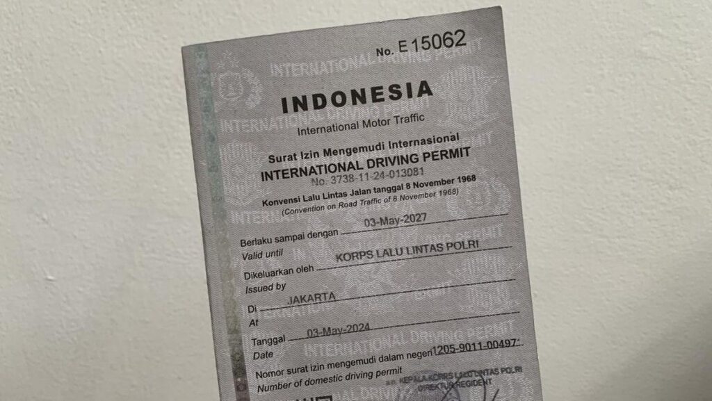 Ketahui Perbedaan SIM Indonesia dan Internasional untuk Berkendara di Luar Negeri