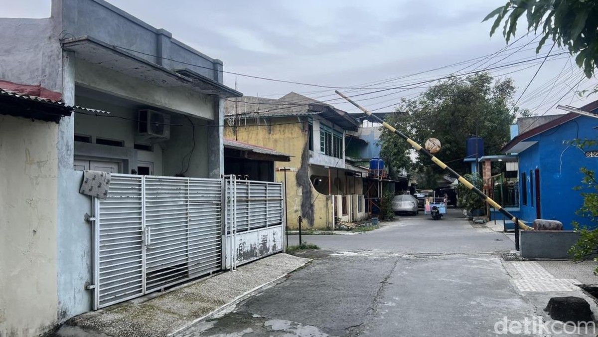 Warga Tangerang Geruduk Tetangga yang Siram Air Kotoran Anjing