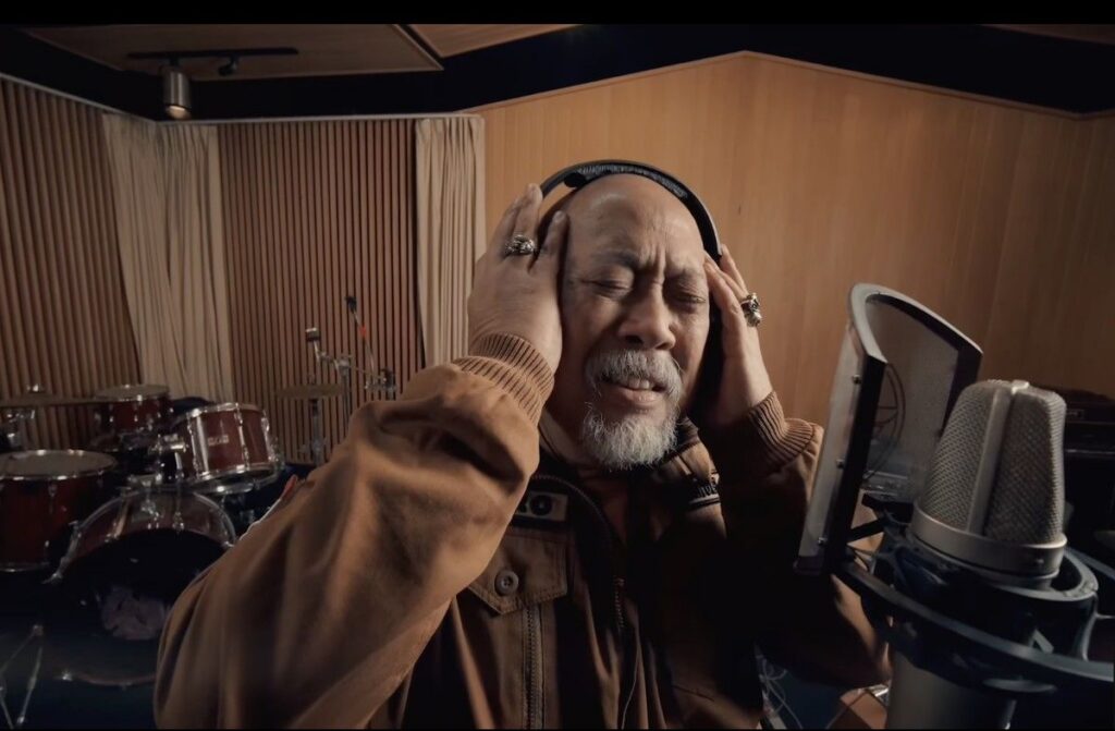 Indro Warkop Rilis Lagu Dan Aku Rindu untuk Mendiang Sahabatnya