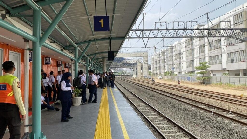 Kemenhub Resmikan Stasiun KRL JIS dan Targetkan Tambah Peron