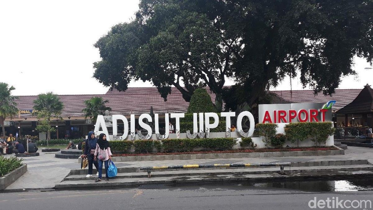 Pengamat Nilai Bandara Adisutjipto Tidak Perlu Direaktivasi