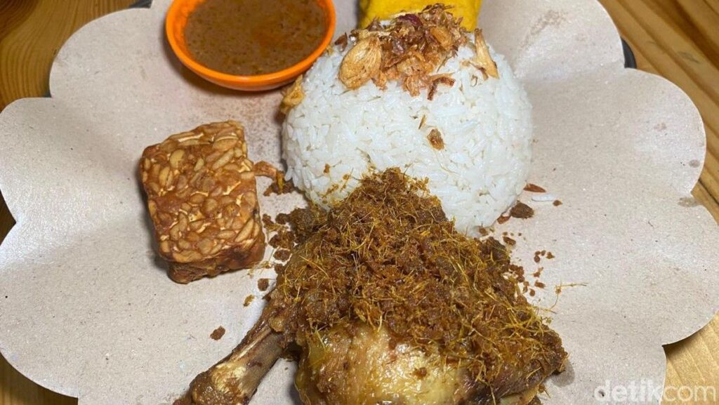 5 Rekomendasi Nasi Uduk Ayam Goreng Populer untuk Makan Siang