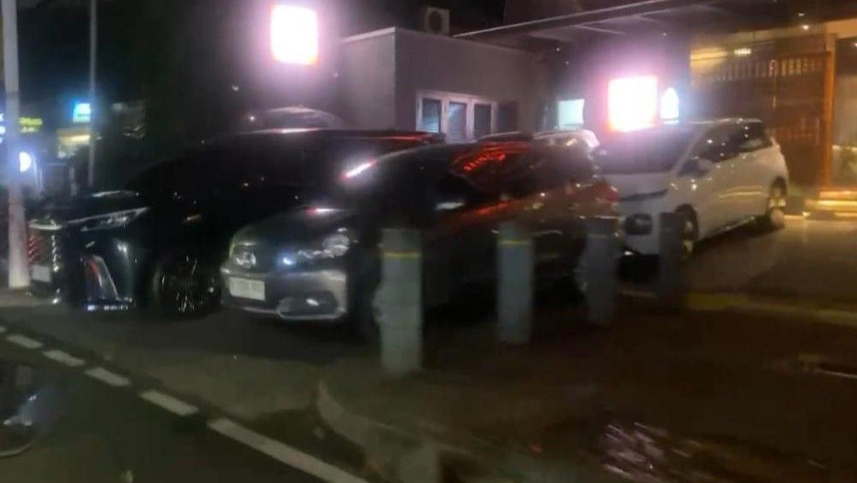 Dishub DKI Tindak Empat Mobil Parkir Liar di Senopati