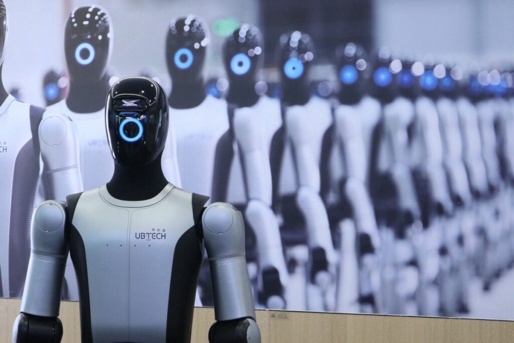 China Terapkan Sistem ID Nasional Lacak Aktivitas Robot Humanoid