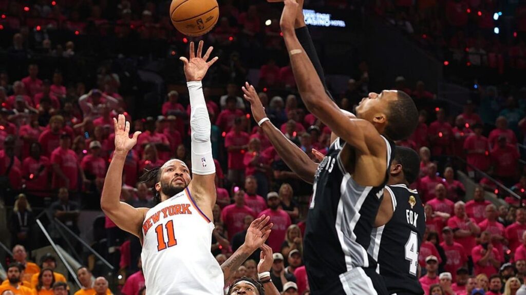 Knicks Tundukkan Spurs di Game 1 Final NBA 2026