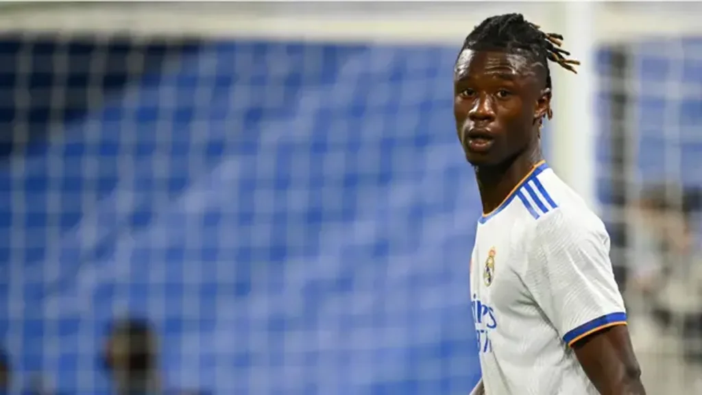 Real Madrid Tunda Rekrut Gelandang Baru Akibat Penumpukan Pemain